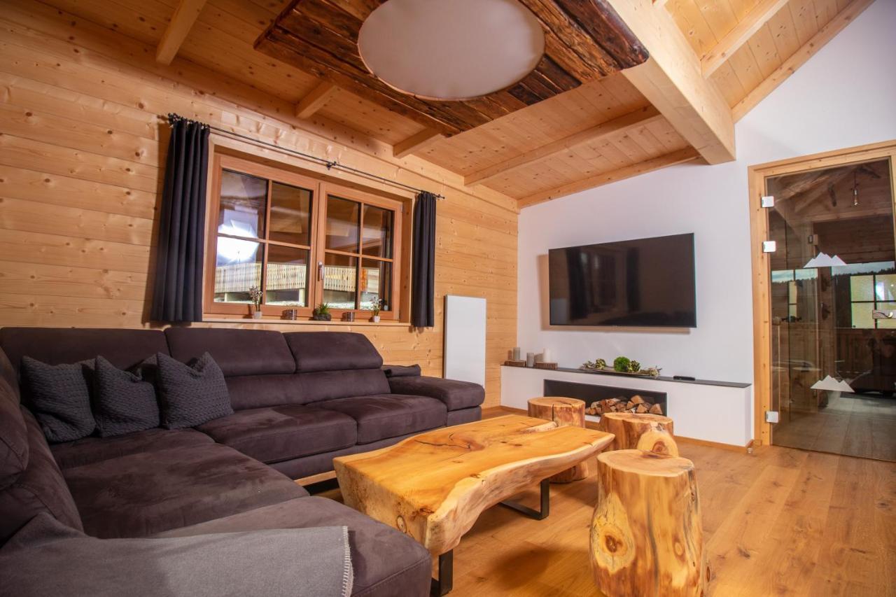 Chalet Risus Vallis ลาคทาล ภายนอก รูปภาพ