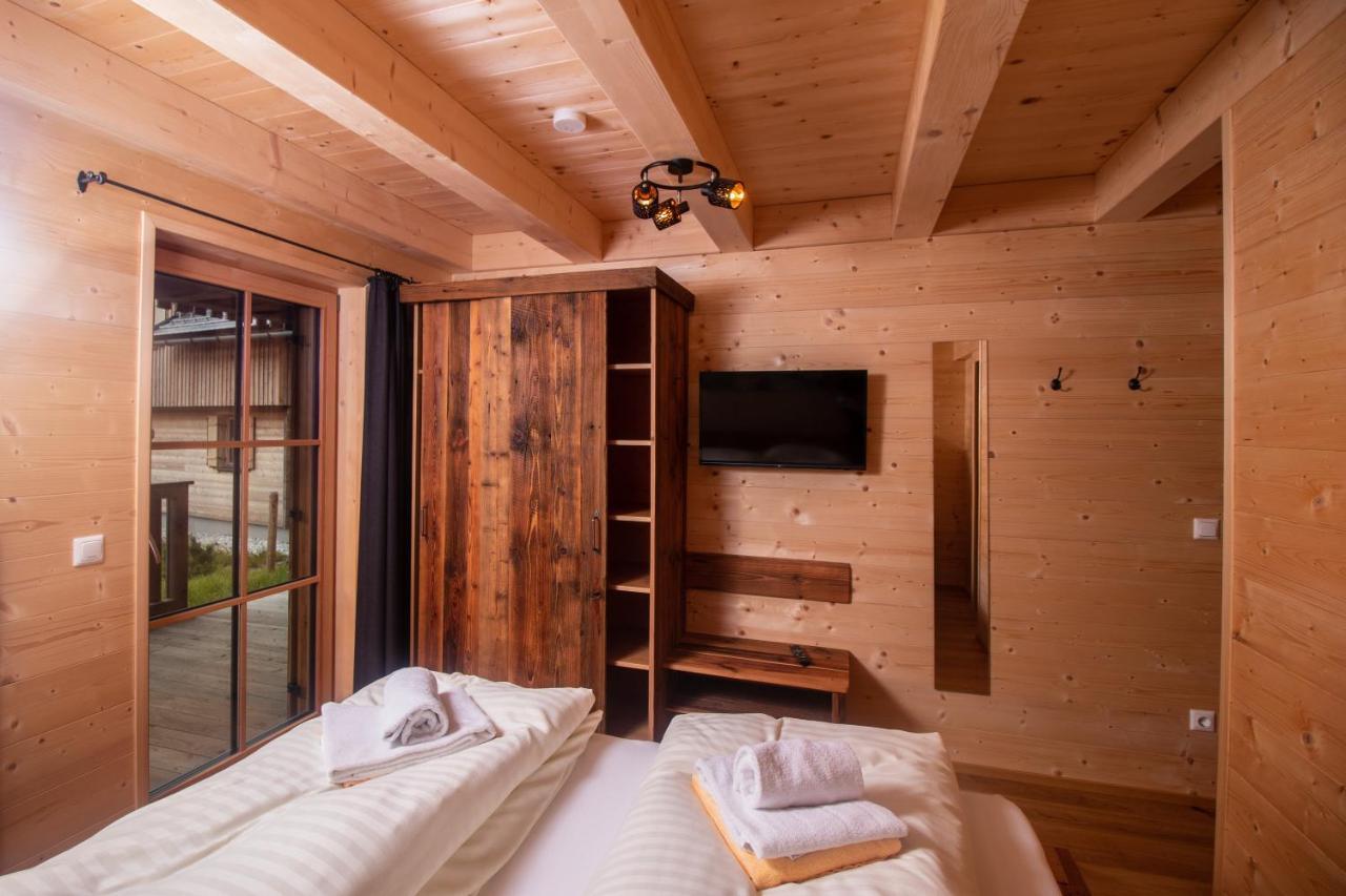 Chalet Risus Vallis ลาคทาล ภายนอก รูปภาพ